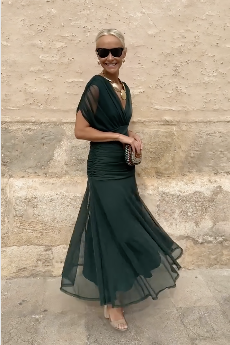 Ágnes - Elegáns Maxi Estélyi Ruha V-kivágással