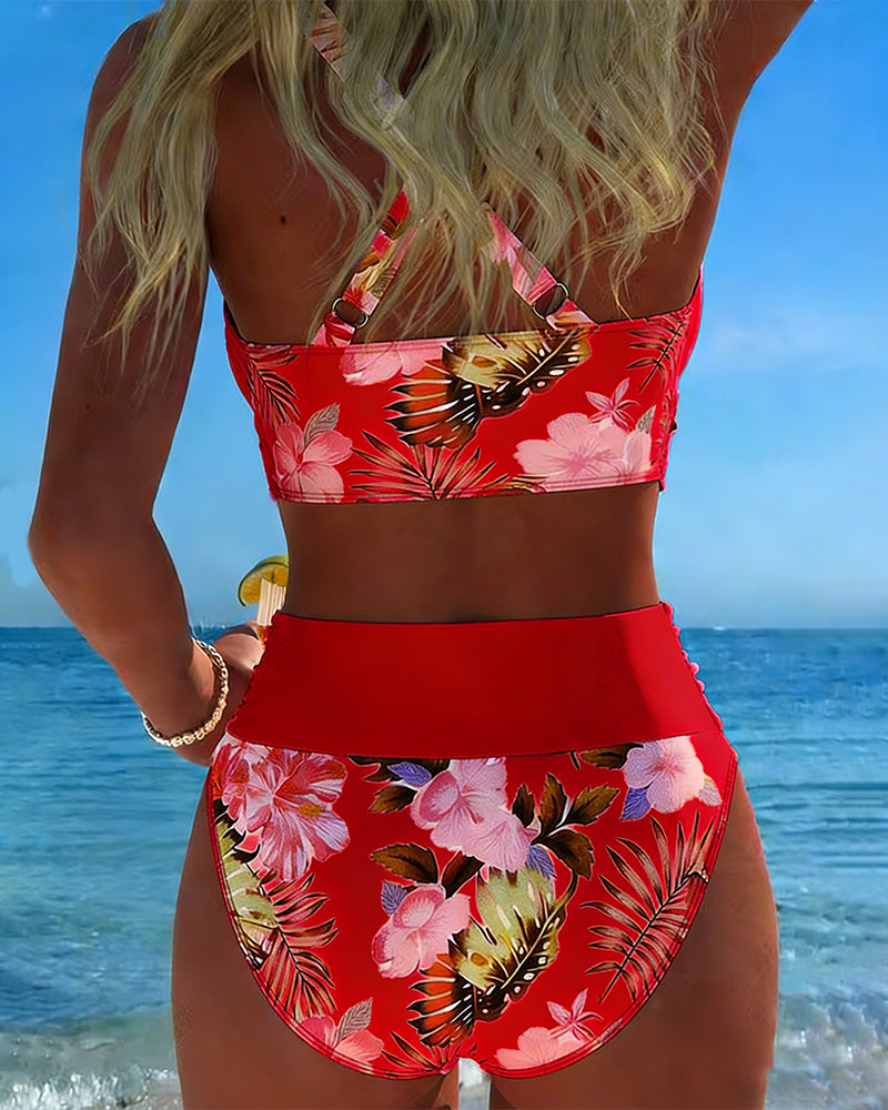 Kontraszt virágmintás bikini és hasíték