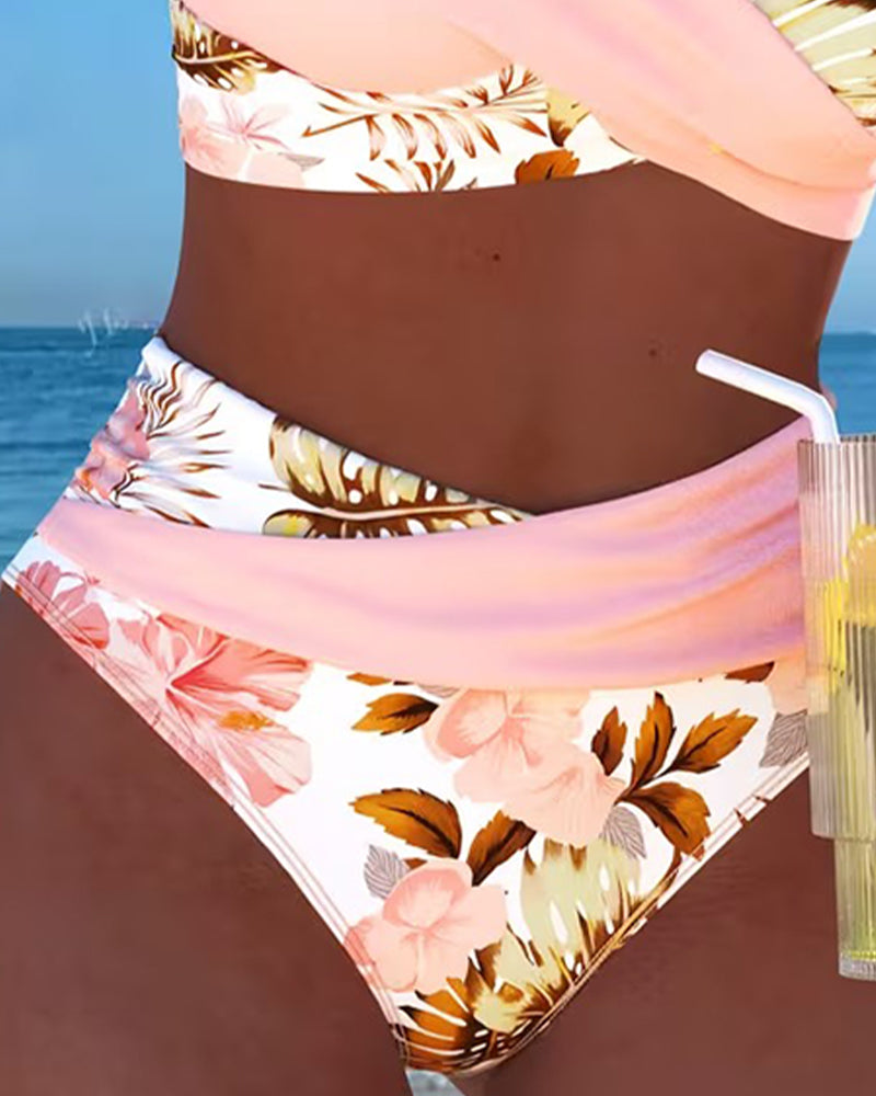 Kontraszt virágmintás bikini és hasíték